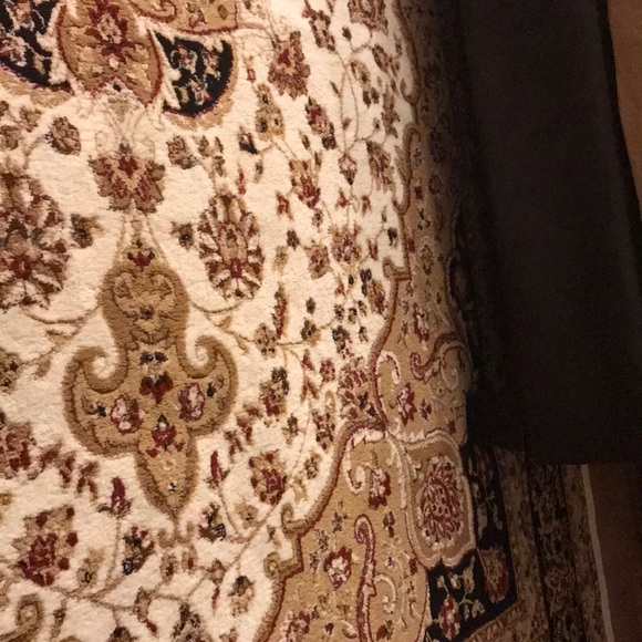 Meet your Posher, Sakia - Picture 1 of 1